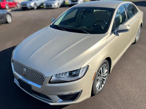 Used 2017 Lincoln MKZ Select w/ Select Plus Package AWD/4WD image 2