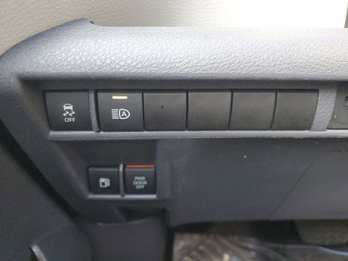 Used 2023 Toyota Sienna XLE image 27