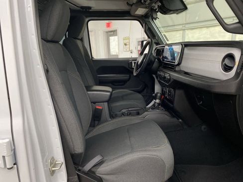 Used 2024 Jeep Wrangler Sport S image 18