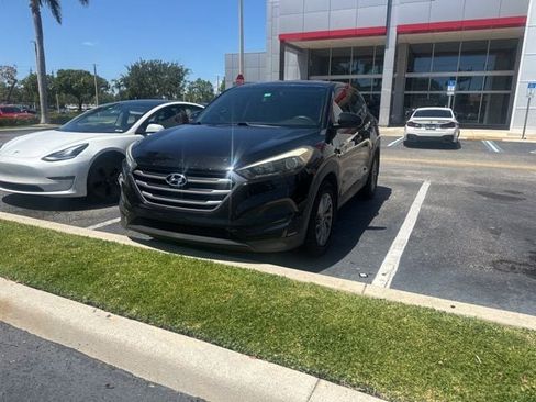 Used 2018 Hyundai Tucson SE FWD image 1