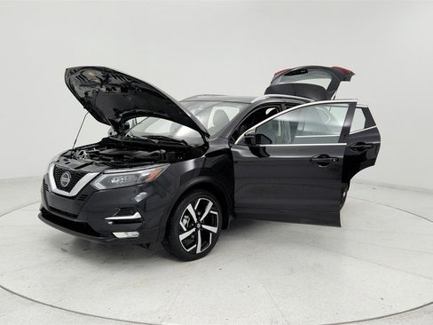 Used 2022 Nissan Rogue Sport SL w/ Premium Package FWD image 9