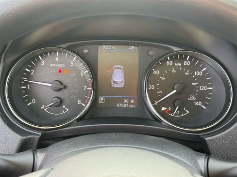 Used 2019 Nissan Rogue Sport S image 26