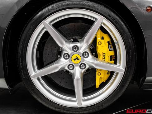 Used 2018 Ferrari 488 GTB RWD image 25