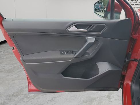 Used 2019 Volkswagen Tiguan S image 26