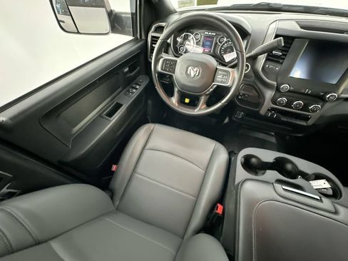 Used 2022 RAM 2500 Tradesman w/ Chrome Appearance Group AWD/4WD image 9
