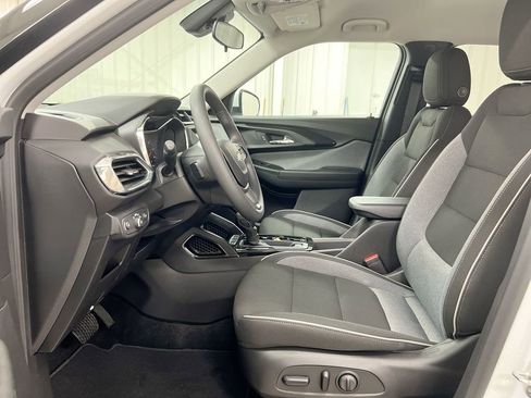 Used 2023 Chevrolet TrailBlazer LT FWD image 18
