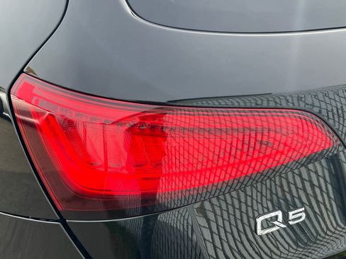 Used 2017 Audi Q5 2.0T Premium Plus w/ Technology Package image 15