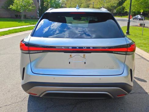 Used 2024 Lexus RX 350 Premium w/ Convenience Package image 8