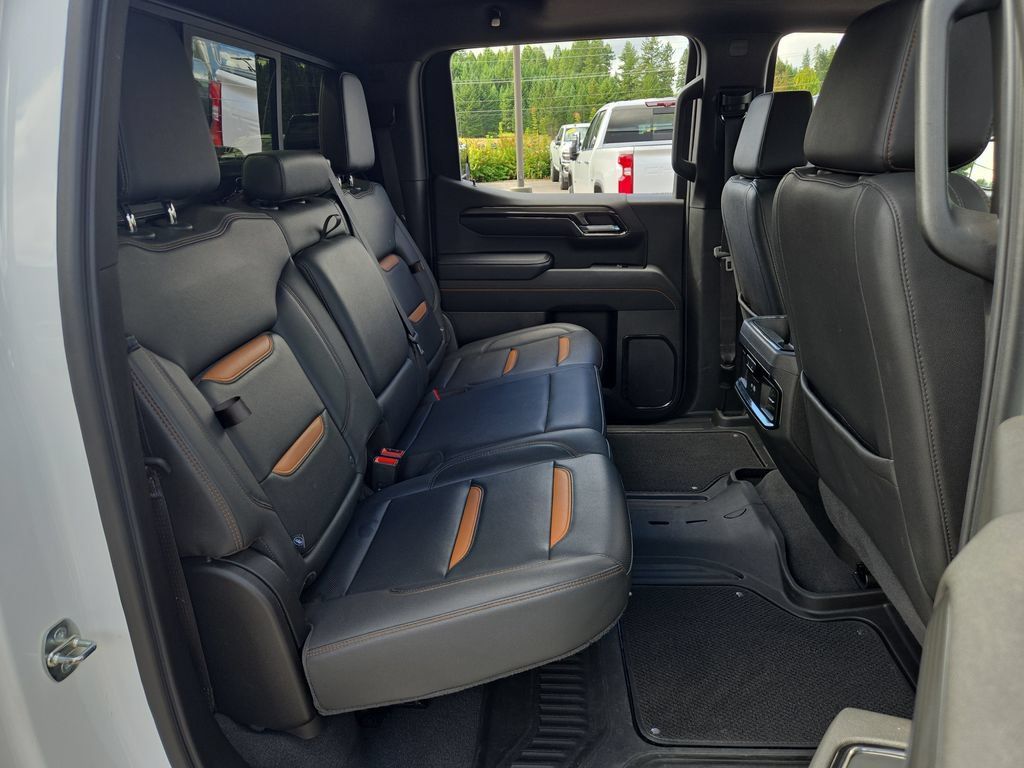 Used 2023 GMC Sierra 1500 AT4 w/ AT4 Premium Package AWD/4WD image 16