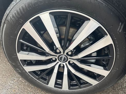 Used 2025 Nissan Pathfinder Platinum w/ Cargo Package image 37