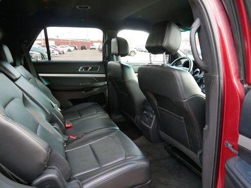 Used 2016 Ford Explorer XLT w/ Equipment Group 202A AWD/4WD image 9