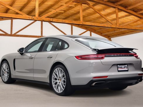 Used 2018 Porsche Panamera 4 AWD/4WD image 5