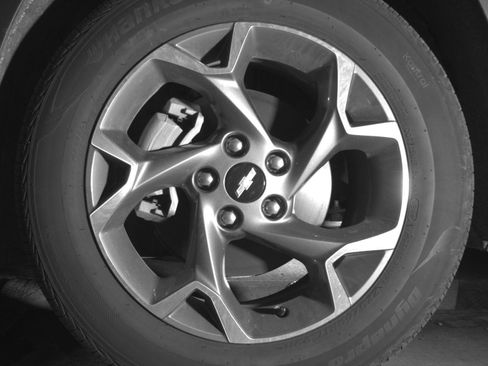 Used 2025 Chevrolet Trax LT FWD image 9