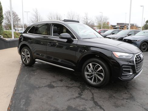 Used 2021 Audi Q5 2.0T Premium Plus w/ Premium Plus Package AWD/4WD image 6