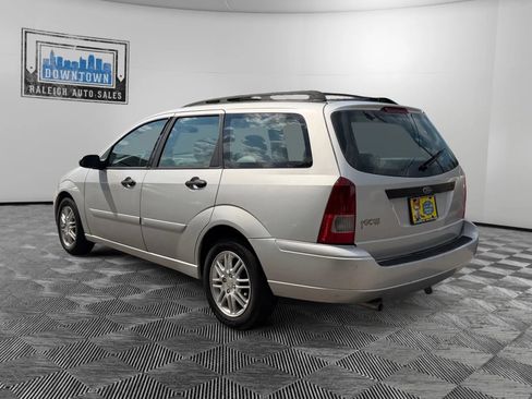 Used 2003 Ford Focus SE FWD image 3