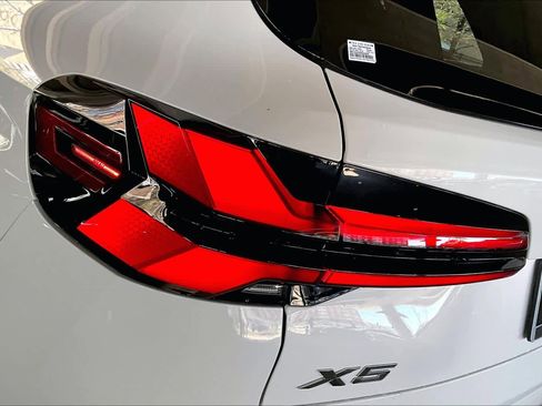 Used 2024 BMW X5 sDrive40i w/ M Sport Package image 28