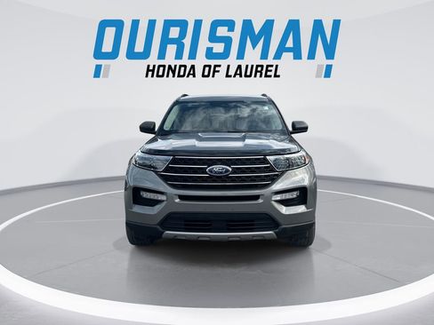 Used 2020 Ford Explorer XLT w/ Equipment Group 202A image 3