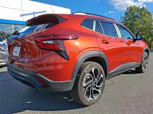 Certified 2024 Chevrolet Trax RS w/ Sunroof Package image 6