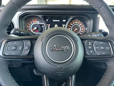 New 2025 Jeep Gladiator Sport image 19