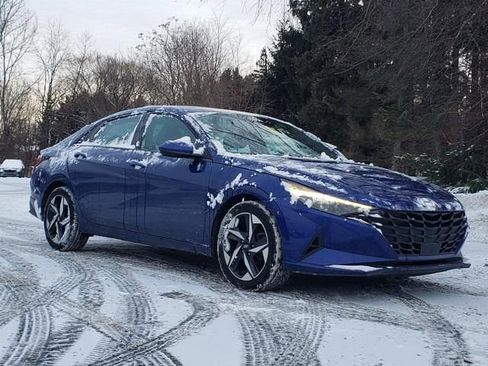 Used 2023 Hyundai Elantra SEL w/ Convenience Package image 1