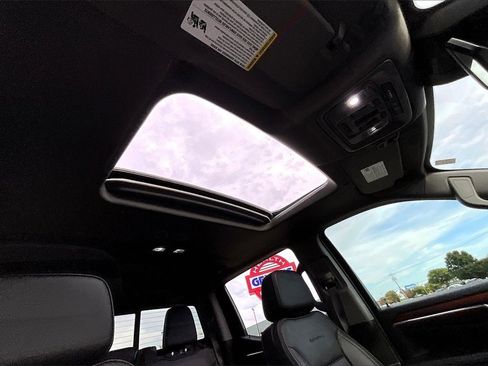 Used 2022 GMC Sierra 1500 Denali image 34