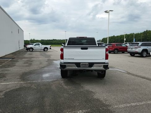 Used 2023 Chevrolet Silverado 2500 LT w/ Convenience Package AWD/4WD image 6