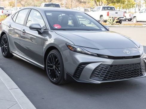 New 2026 Toyota Camry SE FWD image 3