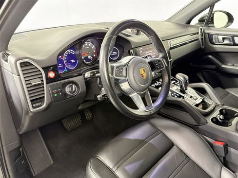 Certified 2023 Porsche Cayenne Platinum Edition AWD/4WD image 4