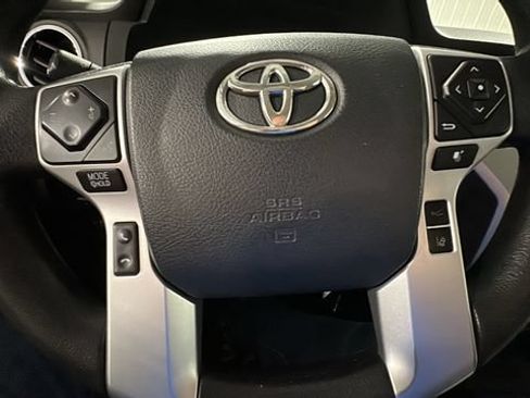 Used 2018 Toyota Tundra SR5 AWD/4WD image 15