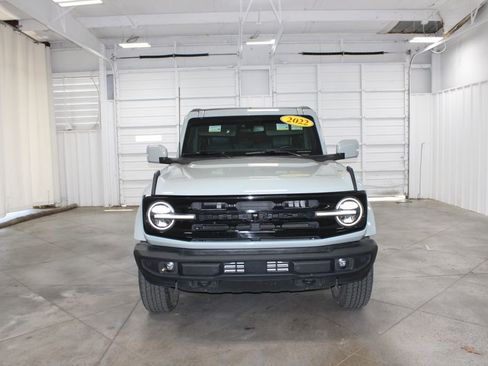 Used 2022 Ford Bronco Outer Banks image 3