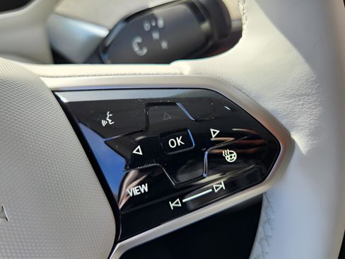 New 2025 Volkswagen ID. Buzz Pro S Plus image 17