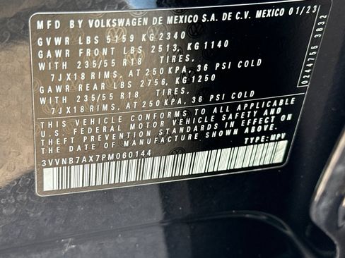 Used 2023 Volkswagen Tiguan SE w/ Panoramic Sunroof Package FWD image 29