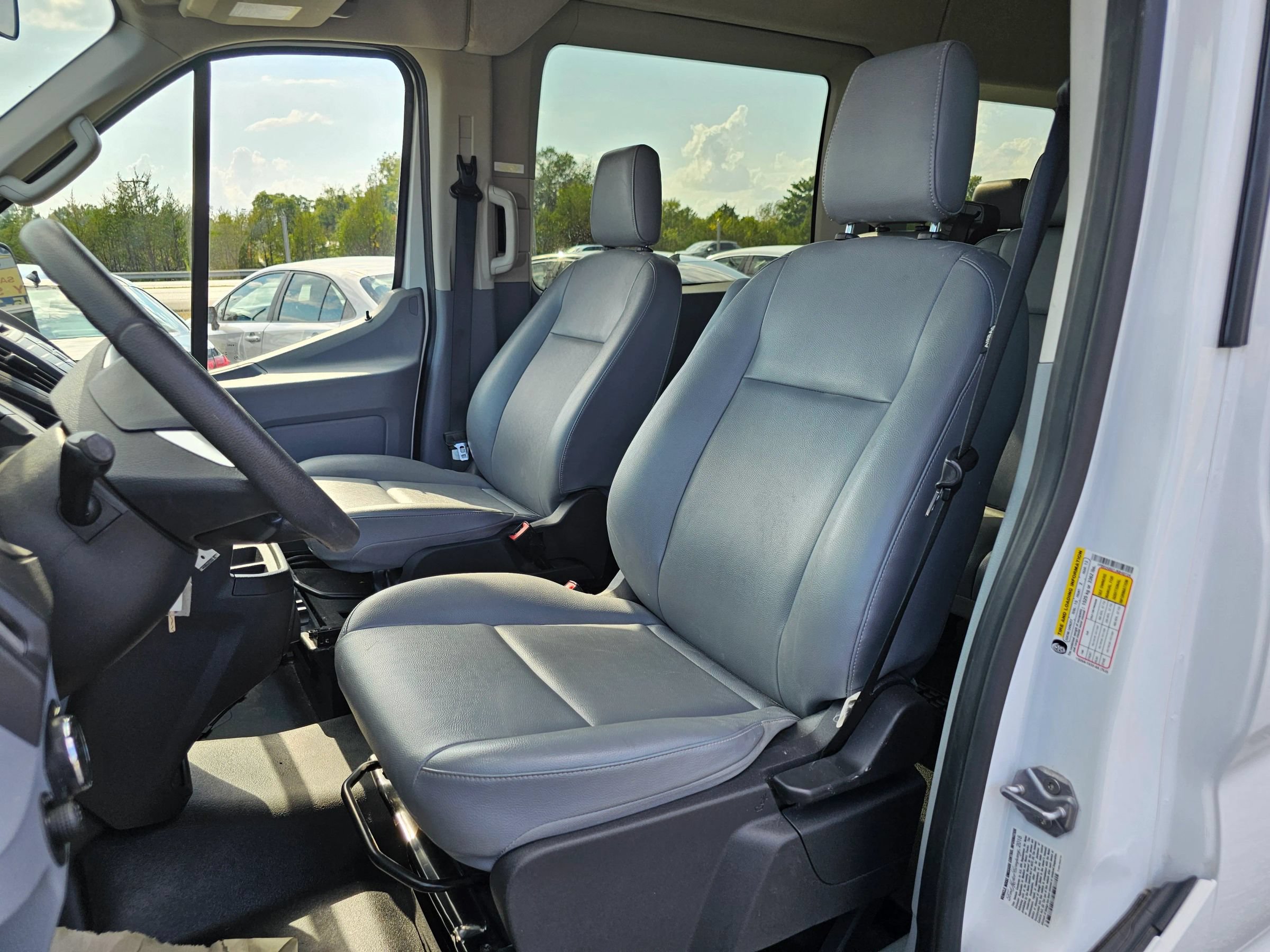 Used 2018 Ford Transit 350 XL RWD image 5