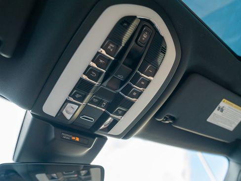 New 2026 Porsche Macan S image 23