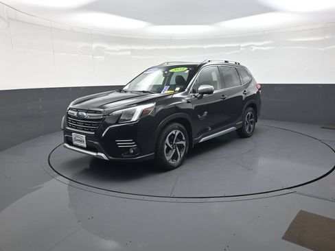 Used 2023 Subaru Forester Touring AWD/4WD image 7