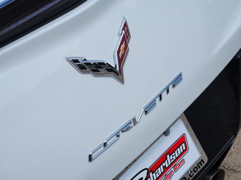 Used 2016 Chevrolet Corvette Z06 w/ 3LZ Preferred Equipment Group RWD image 18
