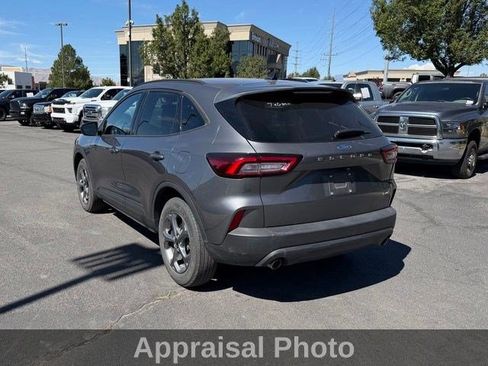Used 2025 Ford Escape ST-Line Select AWD/4WD image 8