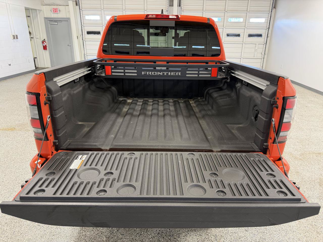 Used 2025 Nissan Frontier PRO-4X w/ Pro Convenience Package AWD/4WD image 8