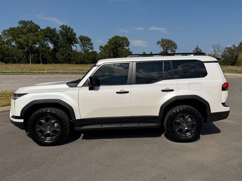 Used 2024 Lexus GX 550 AWD/4WD image 8