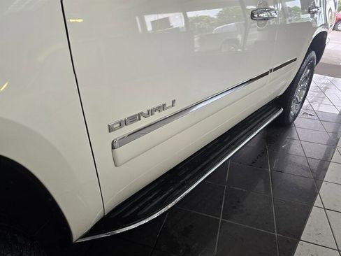 Used 2013 GMC Yukon Denali AWD/4WD image 31