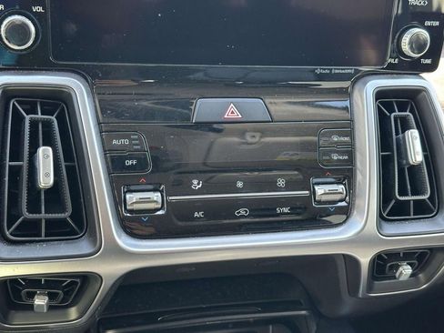 Certified 2023 Kia Sorento S AWD/4WD image 19
