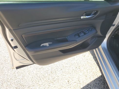 Certified 2019 Nissan Altima 2.5 SR w/ SR Premium Package image 15