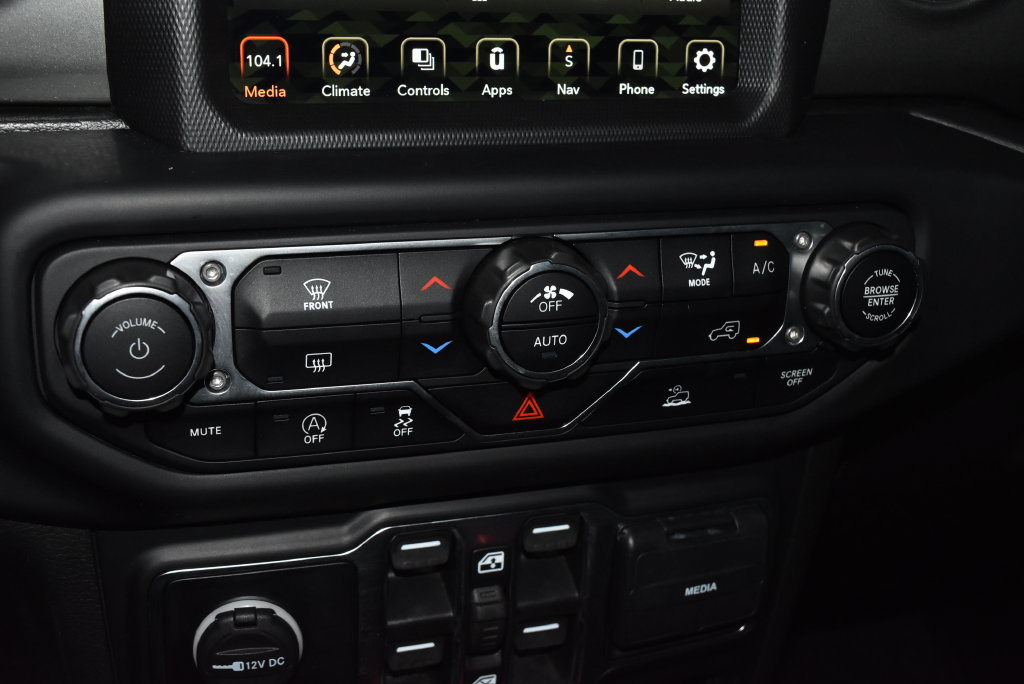 Used 2023 Jeep Wrangler Unlimited Sahara AWD/4WD image 13