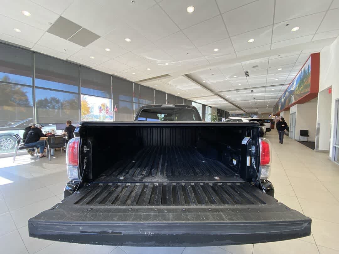 Used 2021 Toyota Tacoma SR5 AWD/4WD image 25
