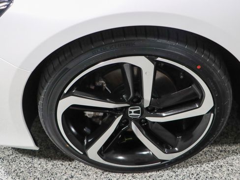 Used 2022 Honda Accord Sport image 11