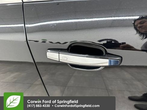 Used 2018 Buick Encore Sport Touring image 9