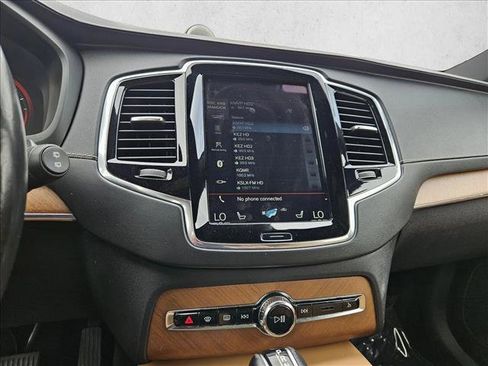 Used 2017 Volvo XC90 T6 Inscription w/ Vision Package image 12