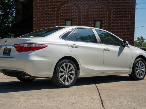 Used 2017 Toyota Camry XLE FWD image 5