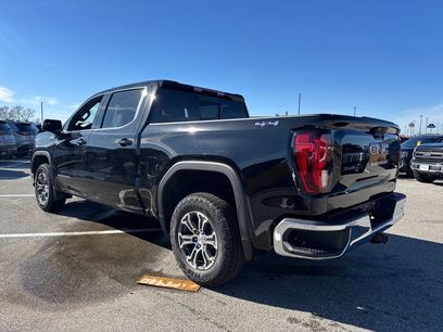 New 2026 GMC Sierra 1500 SLE w/ Preferred Package