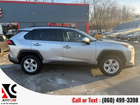 Used 2019 Toyota RAV4 LE image 8
